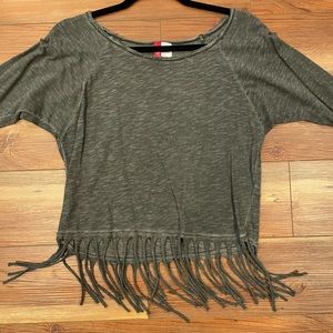 ✨5 for $25✨ H&M Distressed Fringe Gray Tee Sz 2
